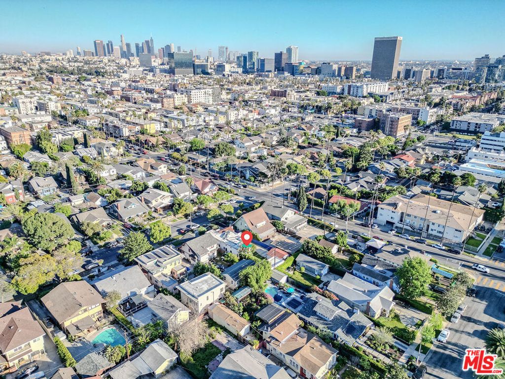 Photo of 173 S Kingsley Drive, Los Angeles, CA 90004 (MLS # 26673625)