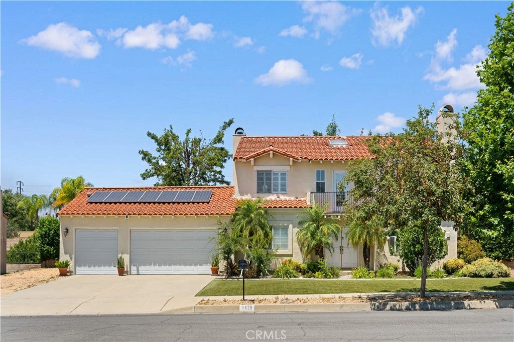 1428 S Helen