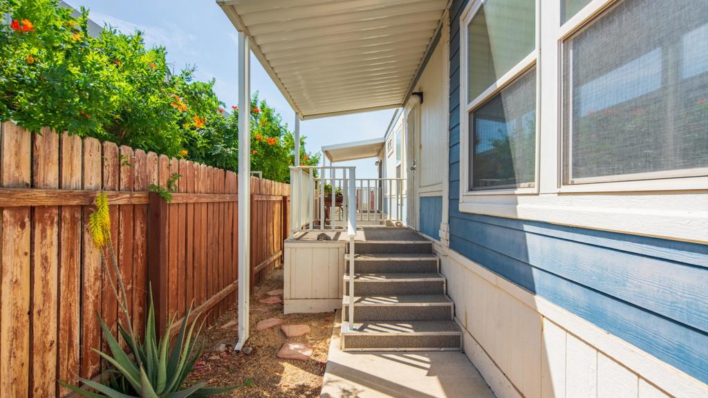 Skys Haven - Manufactured In Park