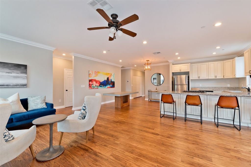 listing image 130722515979287074612