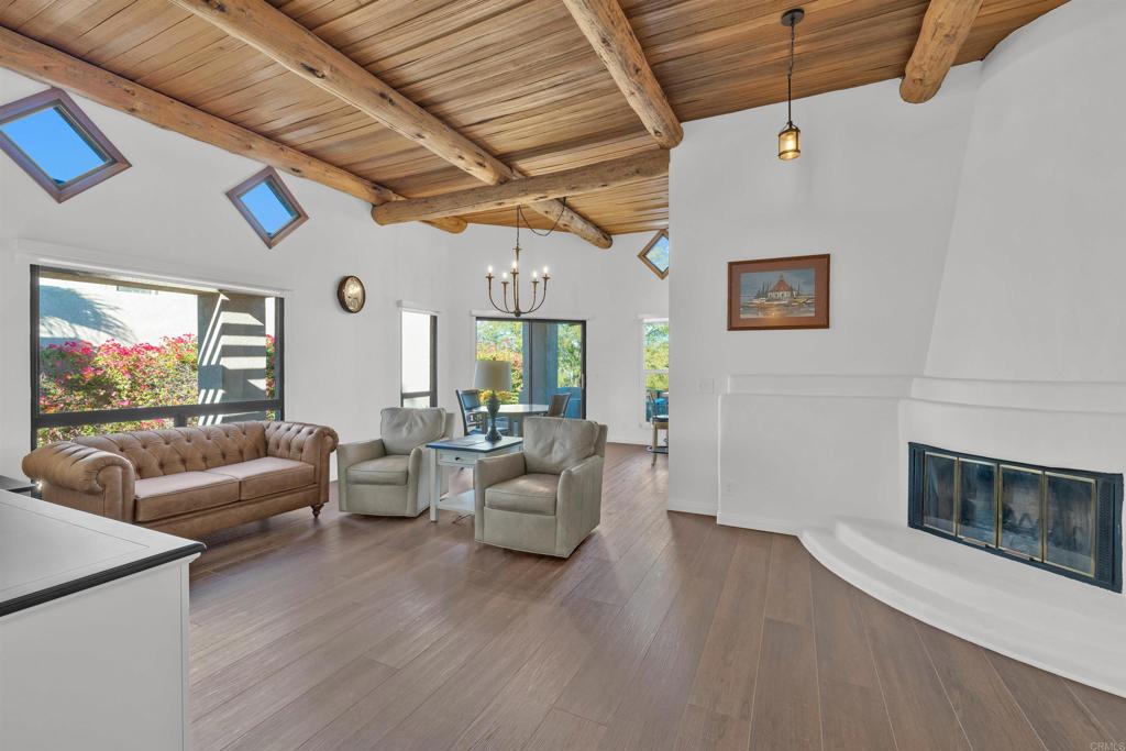 3159 Roadrunner Dr S