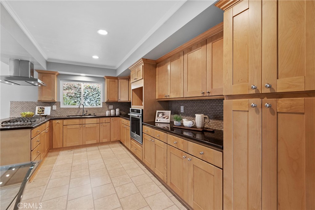 2648 W Lincoln