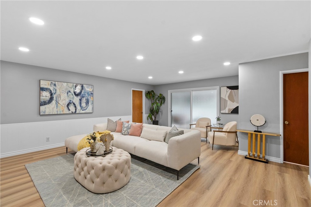 2648 W Lincoln