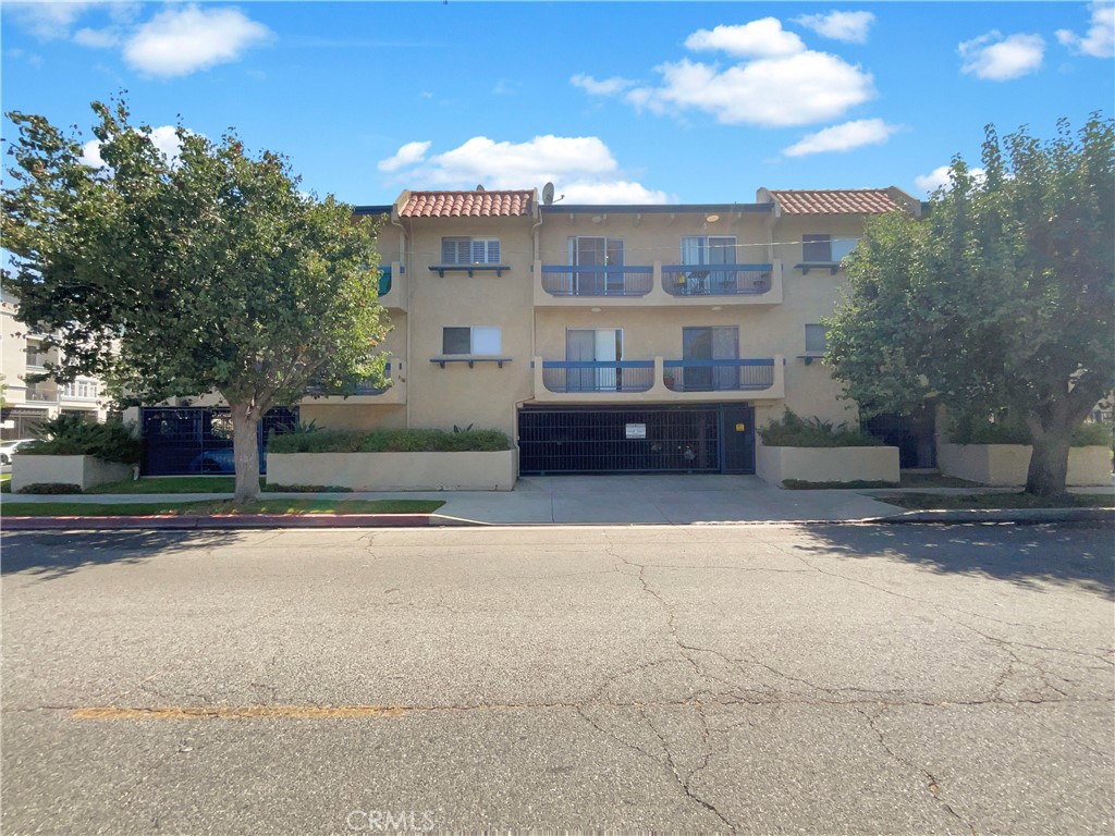 Welcome to this beautifully updated 2-bedroom, 2-bath condo tucked away on a peaceful, tree-lined street in the heart of Sherman Oaks. Just one block south of Ventura Boulevard, this light and bright unit offers a spacious open layout, modern kitchen with upgraded countertops, and upgraded floors throughout. The primary suite includes ample closet space and a private bath, while the second bedroom is perfect for guests, an office, or flex space. The gated community features a sparkling pool, sauna, secure parking, and on-site laundry. Located in a highly walkable neighborhood close to dining, boutique shops, Whole Foods, and the Sherman Oaks Galleria. Zoned to Kester Avenue Elementary School (rated 9/10) and Van Nuys Senior High School (rated 7/10), this home offers not only comfort and style but access to strong local schools as well. Easy access to the 101 and 405 freeways makes commuting a breeze. Don't miss this fantastic opportunity to own in one of the Valley's most desirable communities!