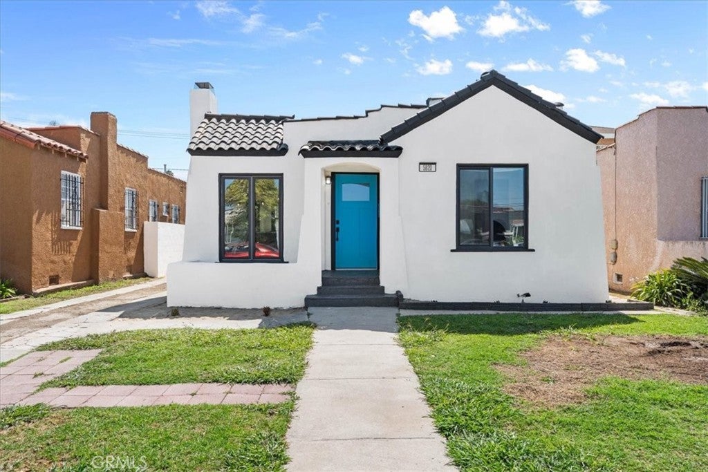 5820 S Van Ness AVE, Los Angeles CA 90047