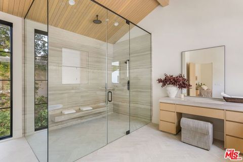 Tiny photo for 1749 Mandeville Lane, Los Angeles, CA 90049 (MLS # 25593959)