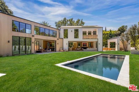 Tiny photo for 1749 Mandeville Lane, Los Angeles, CA 90049 (MLS # 25593959)
