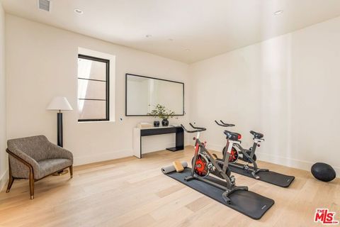 Tiny photo for 1749 Mandeville Lane, Los Angeles, CA 90049 (MLS # 25593959)