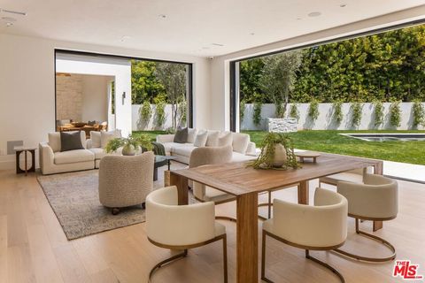 Tiny photo for 1749 Mandeville Lane, Los Angeles, CA 90049 (MLS # 25593959)