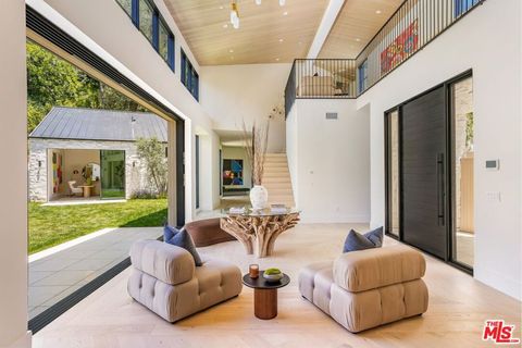 Tiny photo for 1749 Mandeville Lane, Los Angeles, CA 90049 (MLS # 25593959)