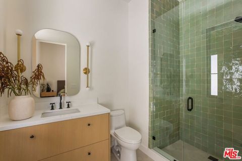 Tiny photo for 1749 Mandeville Lane, Los Angeles, CA 90049 (MLS # 25593959)