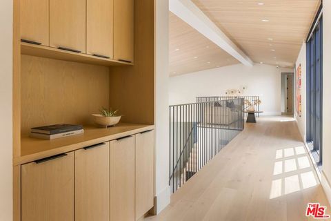 Tiny photo for 1749 Mandeville Lane, Los Angeles, CA 90049 (MLS # 25593959)
