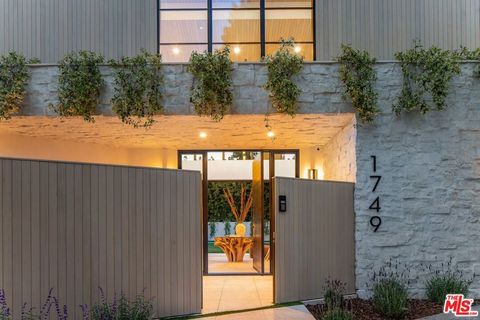 Tiny photo for 1749 Mandeville Lane, Los Angeles, CA 90049 (MLS # 25593959)