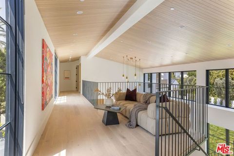 Tiny photo for 1749 Mandeville Lane, Los Angeles, CA 90049 (MLS # 25593959)
