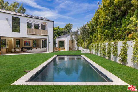 Tiny photo for 1749 Mandeville Lane, Los Angeles, CA 90049 (MLS # 25593959)