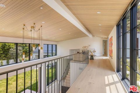 Tiny photo for 1749 Mandeville Lane, Los Angeles, CA 90049 (MLS # 25593959)