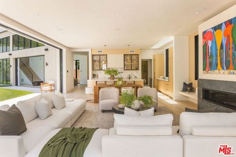 Tiny photo for 1749 Mandeville Lane, Los Angeles, CA 90049 (MLS # 25593959)