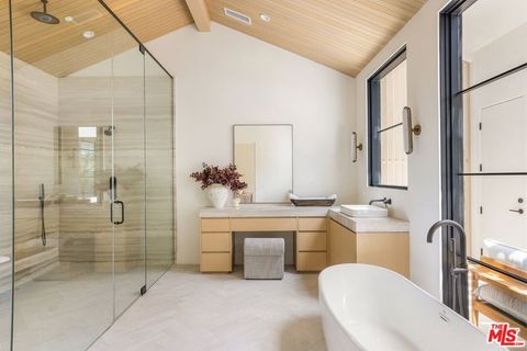 Tiny photo for 1749 Mandeville Lane, Los Angeles, CA 90049 (MLS # 25593959)