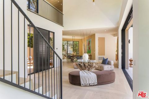 Tiny photo for 1749 Mandeville Lane, Los Angeles, CA 90049 (MLS # 25593959)
