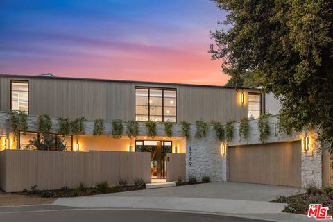 Tiny photo for 1749 Mandeville Lane, Los Angeles, CA 90049 (MLS # 25593959)