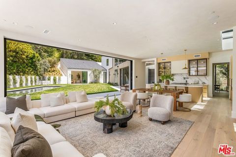 Tiny photo for 1749 Mandeville Lane, Los Angeles, CA 90049 (MLS # 25593959)