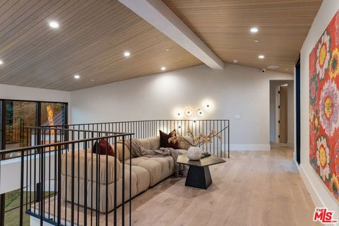 Tiny photo for 1749 Mandeville Lane, Los Angeles, CA 90049 (MLS # 25593959)