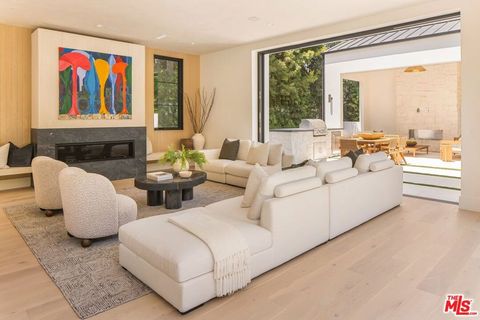 Tiny photo for 1749 Mandeville Lane, Los Angeles, CA 90049 (MLS # 25593959)