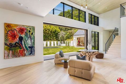 Tiny photo for 1749 Mandeville Lane, Los Angeles, CA 90049 (MLS # 25593959)