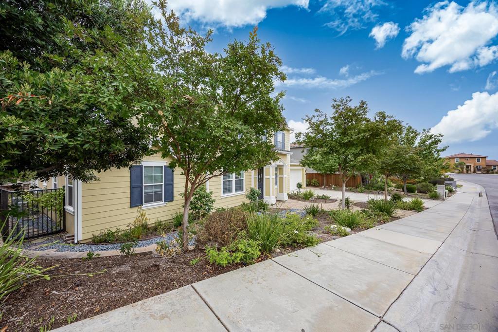 6081 Cala Lily St
