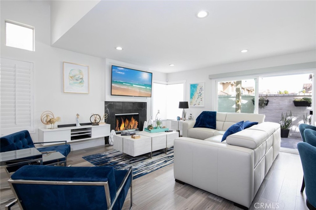 2457 Calle Montella