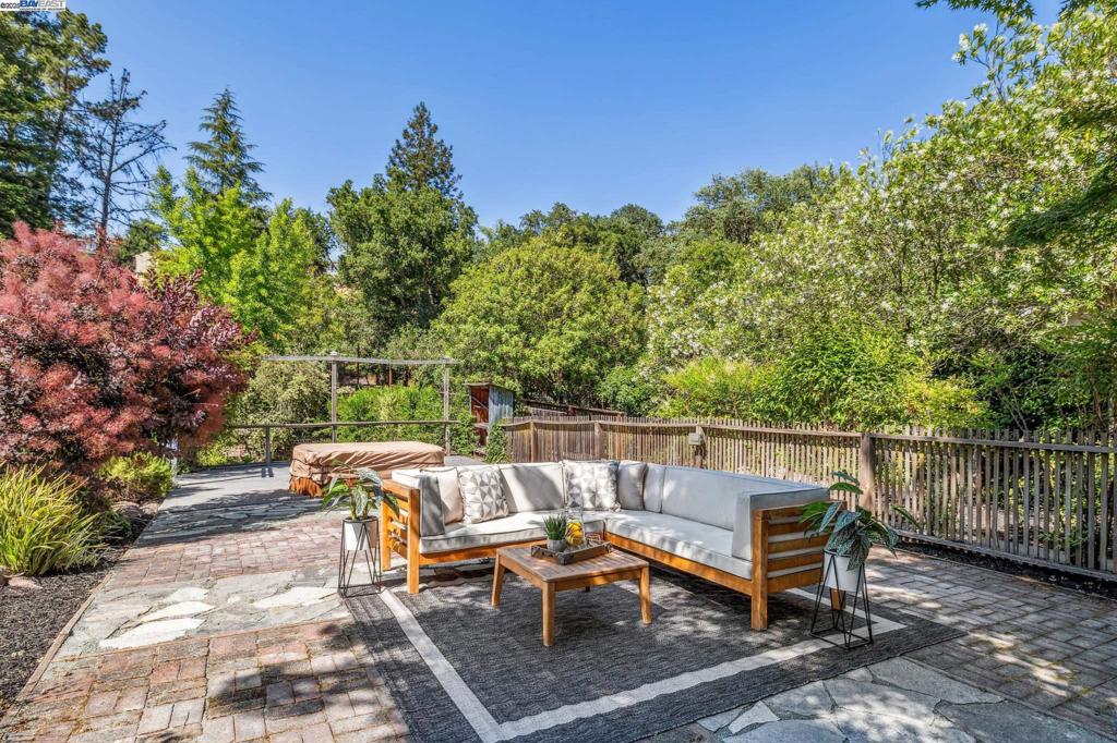 BURTON VALLEY - Residential