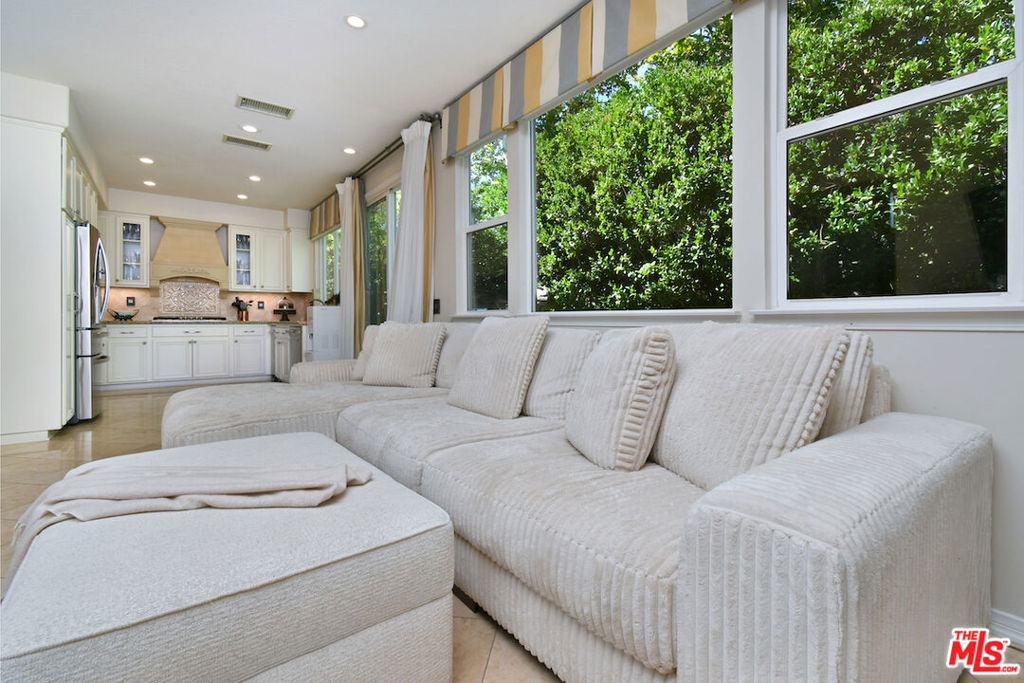 El Encanto - Residential