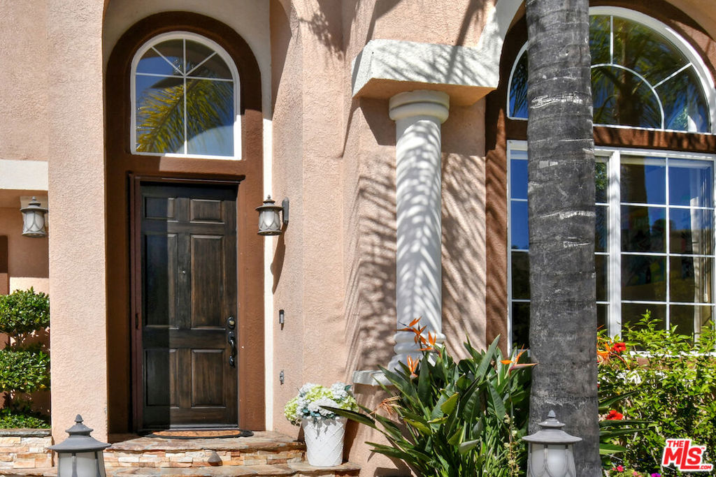 El Encanto - Residential