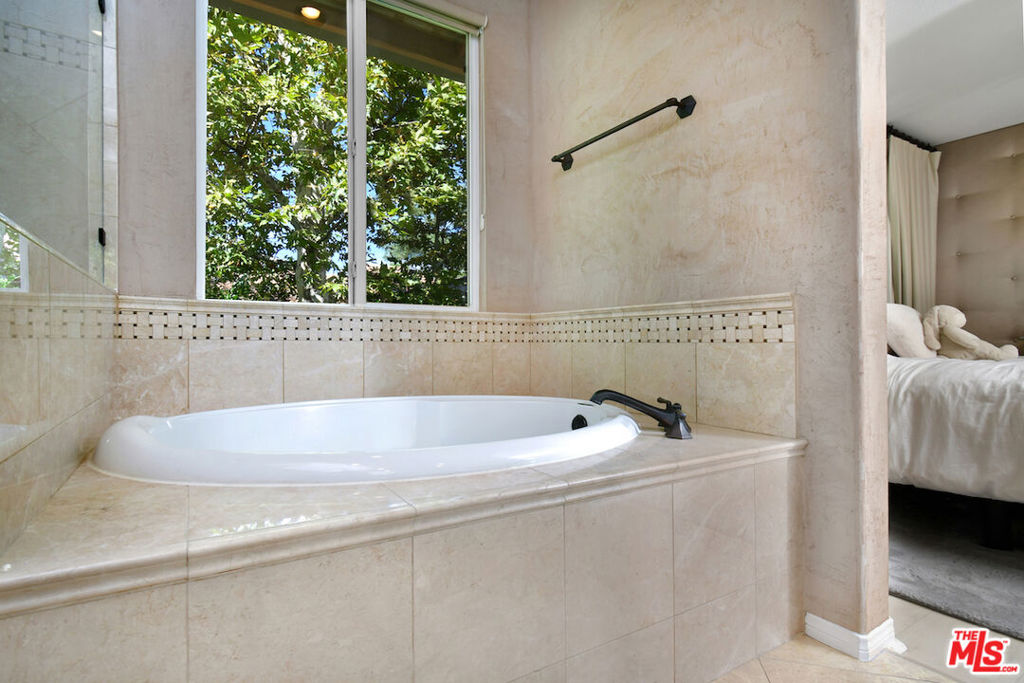 El Encanto - Residential