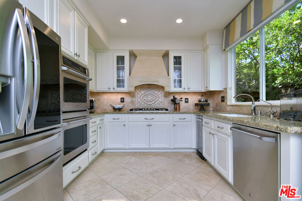 El Encanto - Residential