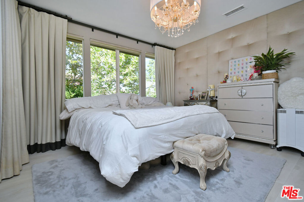 El Encanto - Residential