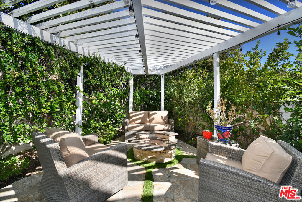 El Encanto - Residential