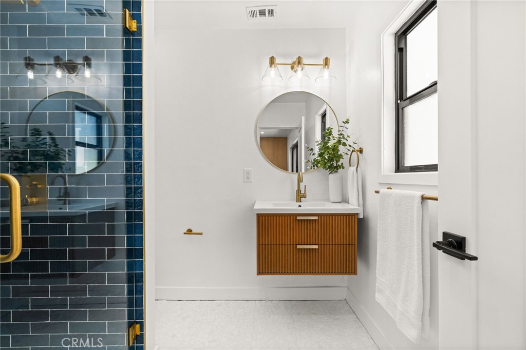 Los Altos/North of Fwy (LNF) - Residential