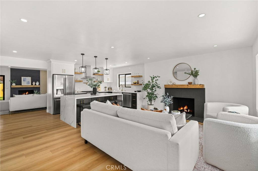 5757 E Oakbrook Street