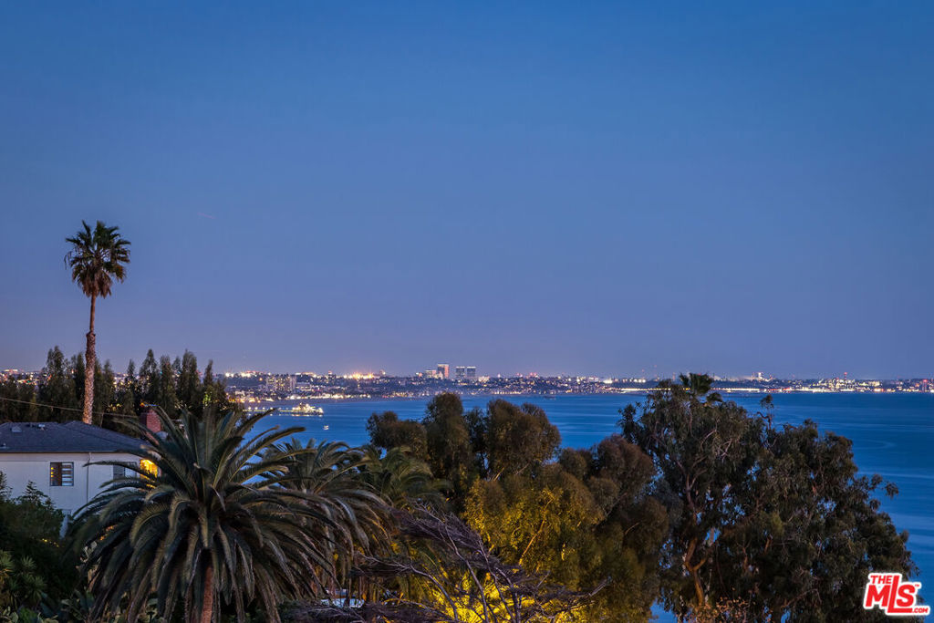 Properties 3 324 Aderno Way