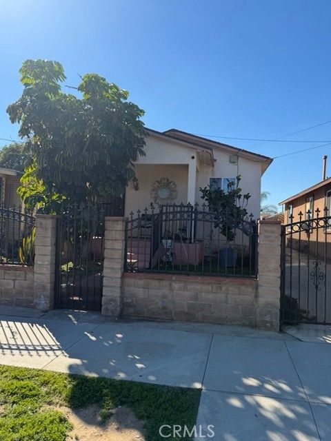 Photo of 225 S Kern Ave, Los Angeles, CA 90022 (MLS # RS26044544)