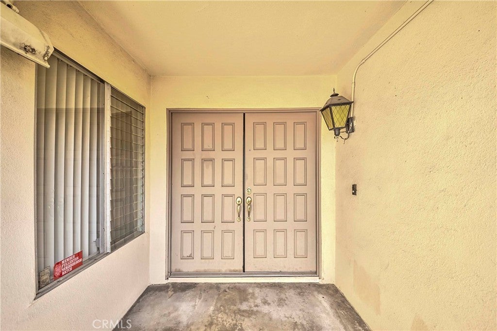 2300 Camino Escondido