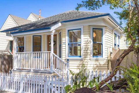 Photo of 141 Caledonia Avenue, Pacific Grove, CA 93950 (MLS # ML82042764)