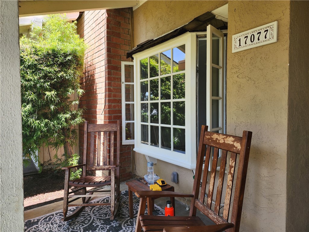 17077 Los Modelos Street