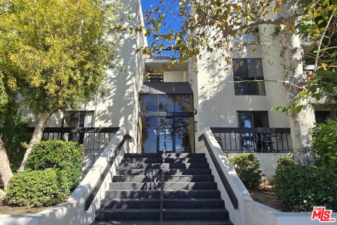 Photo of 15335 Magnolia Boulevard #214, Sherman Oaks, CA 91403 (MLS # 26103065)