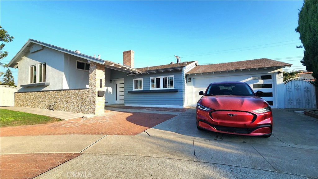 2408 E Briarvale Avenue
