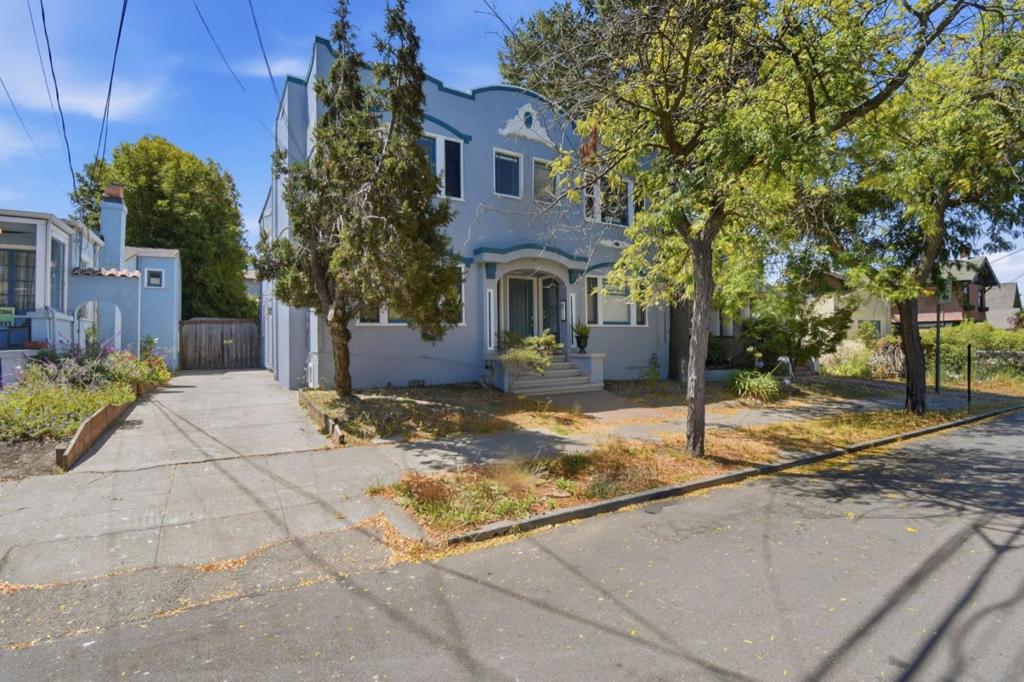 2224 Derby Street