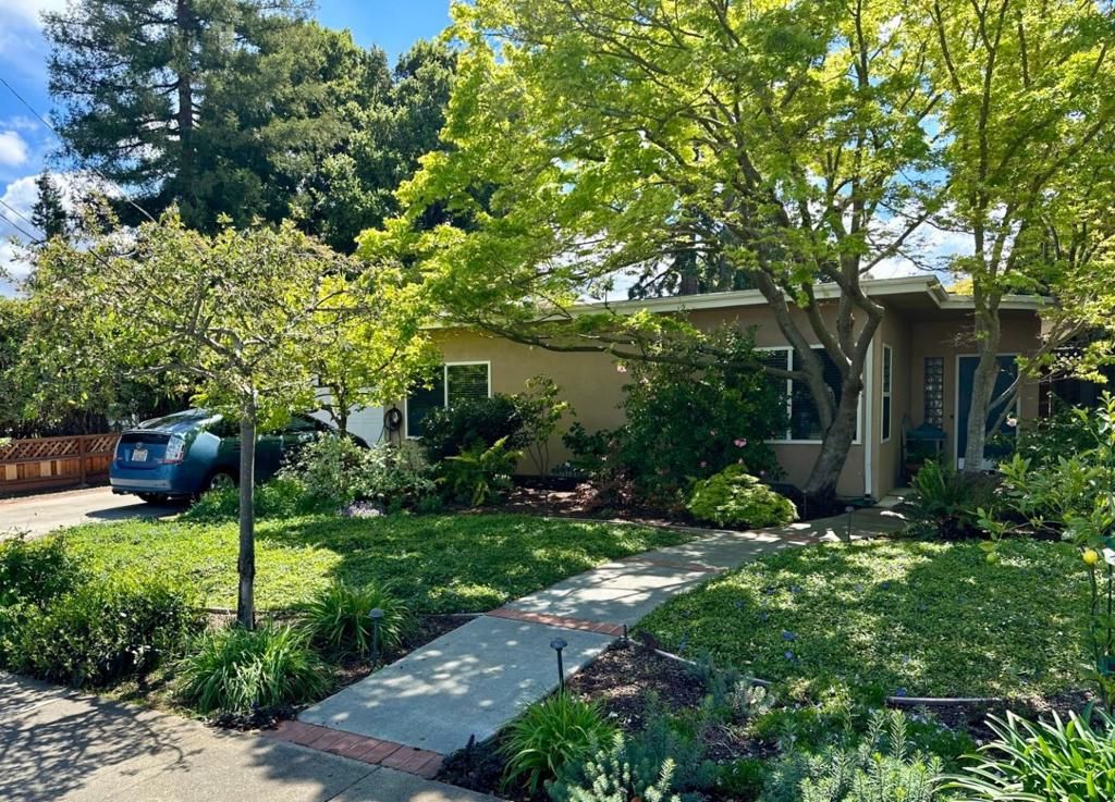 Photo of 433 Concord Drive, Menlo Park, CA 94025 (MLS # ML82038431)