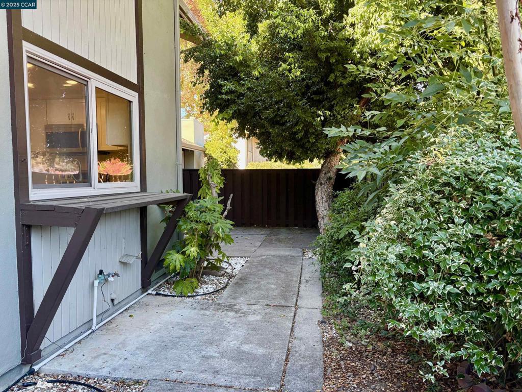 COUNTRYWOOD - Residential