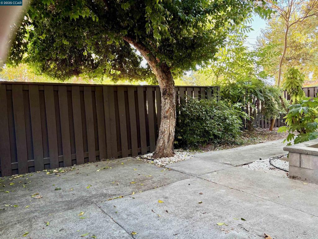 COUNTRYWOOD - Residential